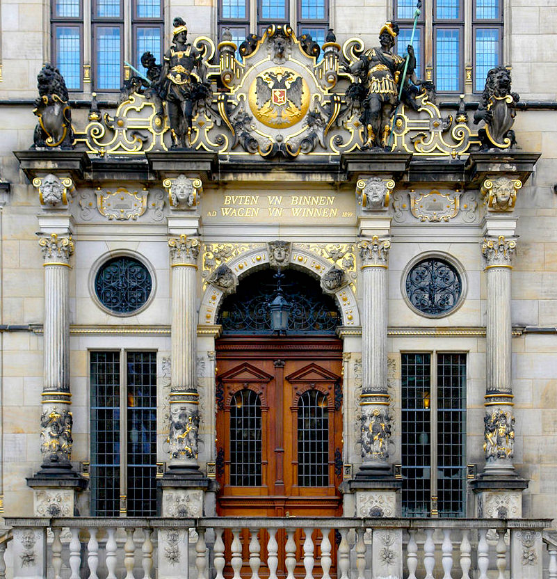 Allee zu Hermann Görings ehemaligem Jagdpalast Carinhall mit Torhäuschen