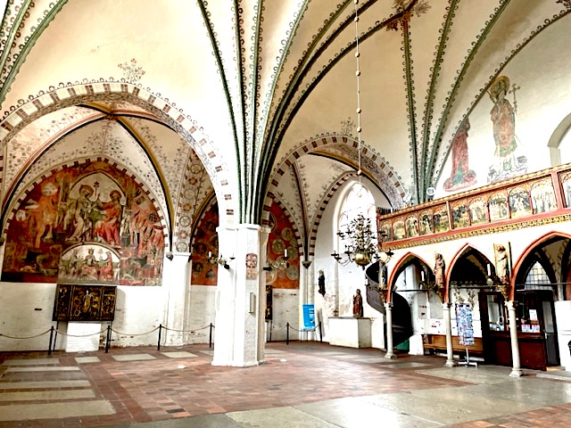 Vorhalle und Kirche des Heilig-Geist-Hospitals in Lübeck